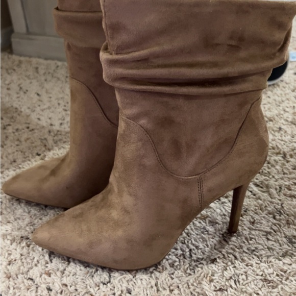 Ankle boots with heel - Picture 1 of 3